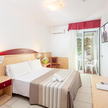 Hotel Regina Lignano Sabbiadoro Ngoại thất bức ảnh
