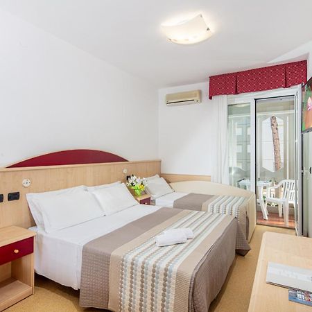 Hotel Regina Lignano Sabbiadoro Ngoại thất bức ảnh