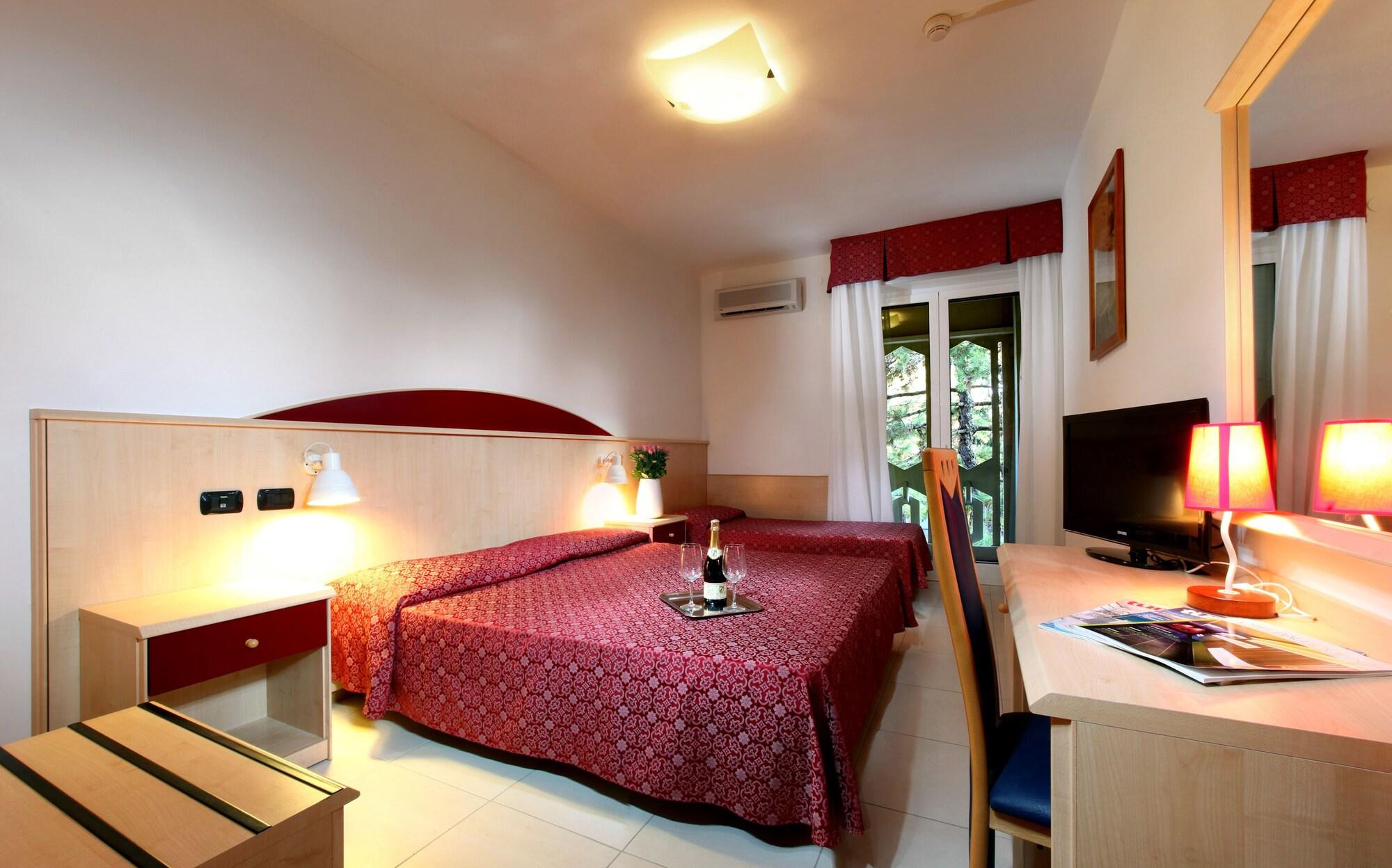 Hotel Regina Lignano Sabbiadoro Ngoại thất bức ảnh