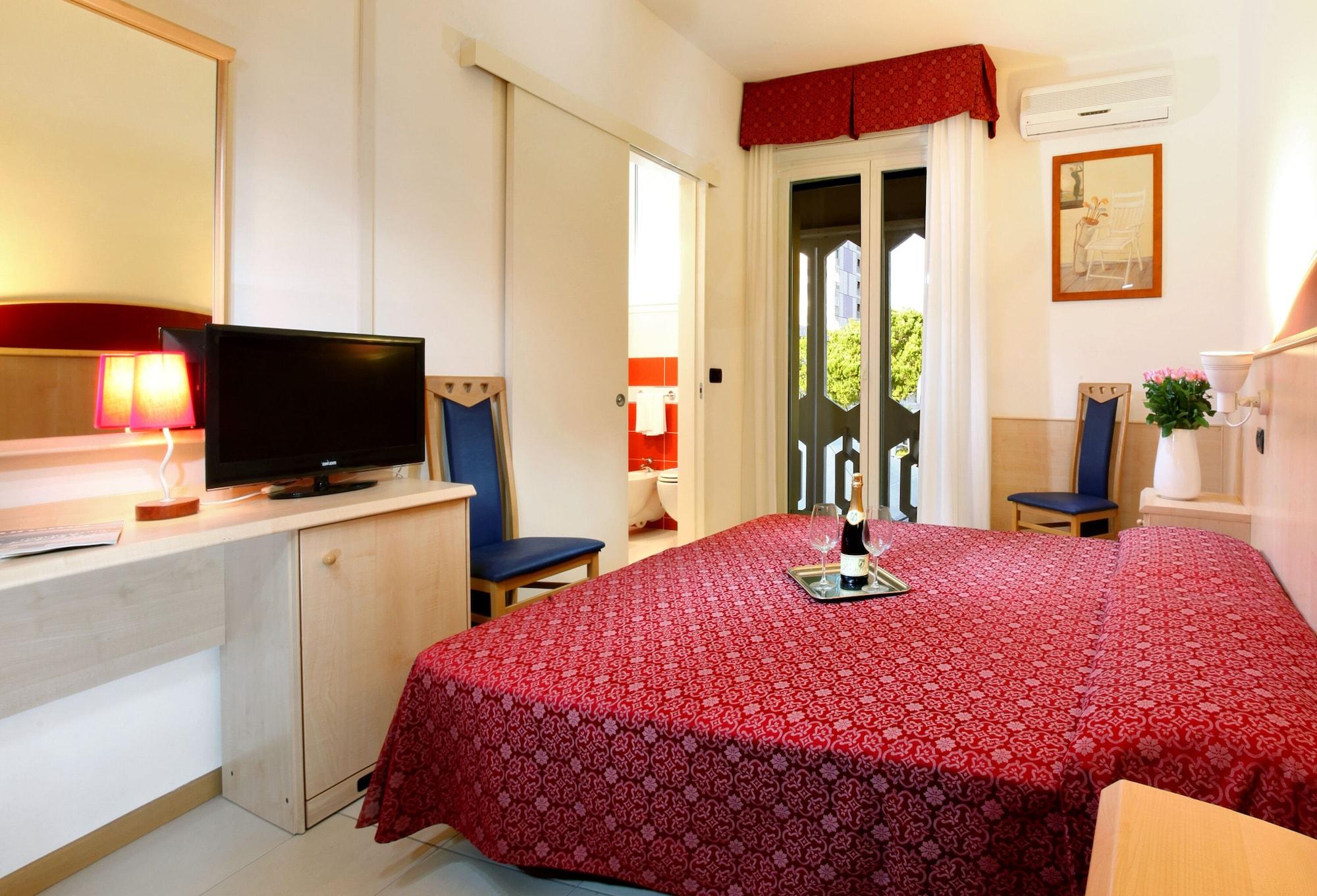 Hotel Regina Lignano Sabbiadoro Ngoại thất bức ảnh