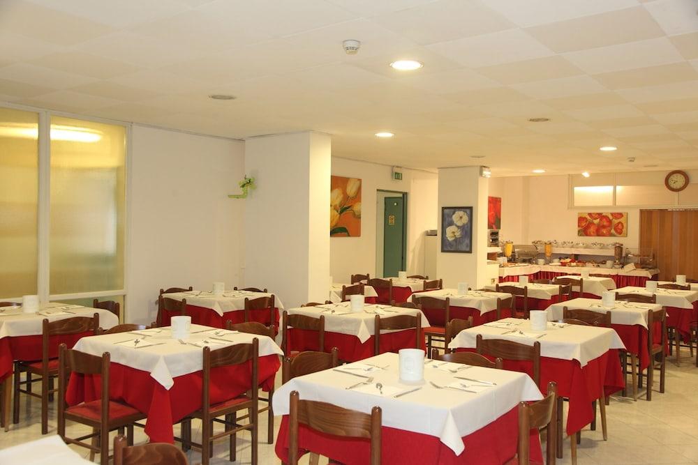 Hotel Regina Lignano Sabbiadoro Ngoại thất bức ảnh