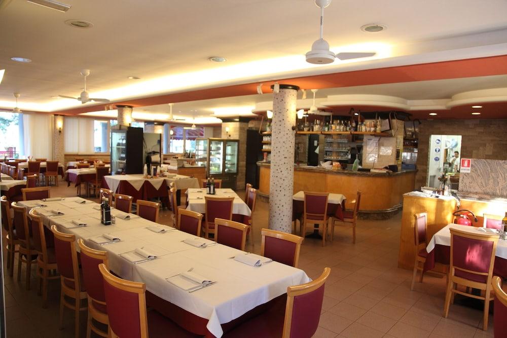 Hotel Regina Lignano Sabbiadoro Ngoại thất bức ảnh