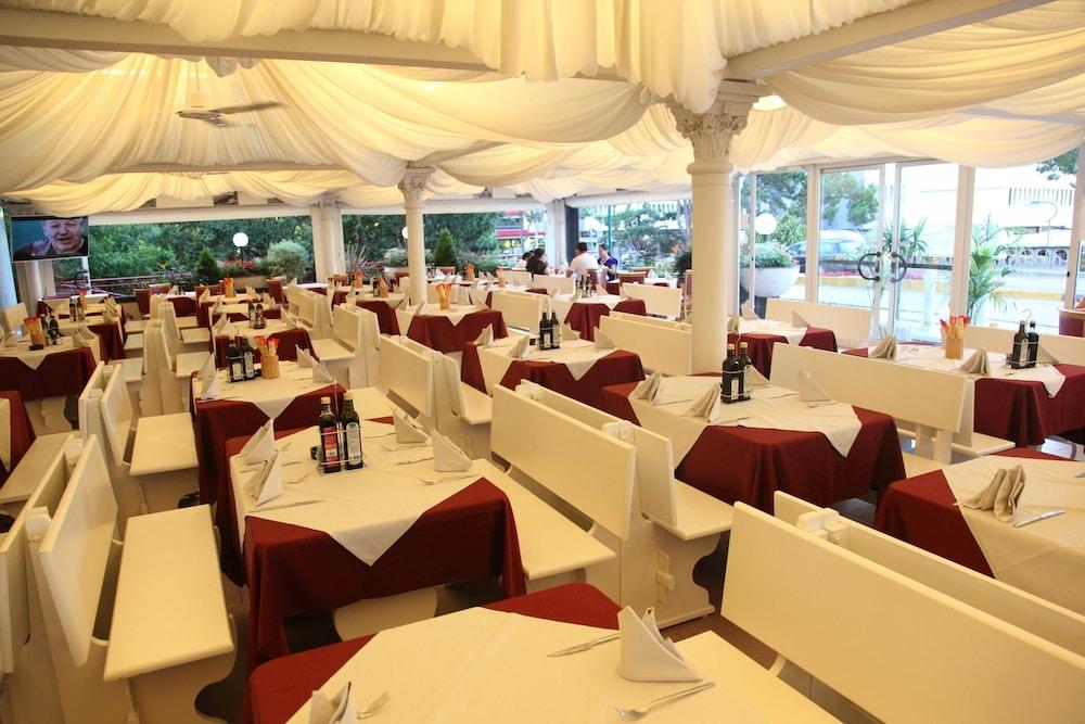 Hotel Regina Lignano Sabbiadoro Ngoại thất bức ảnh