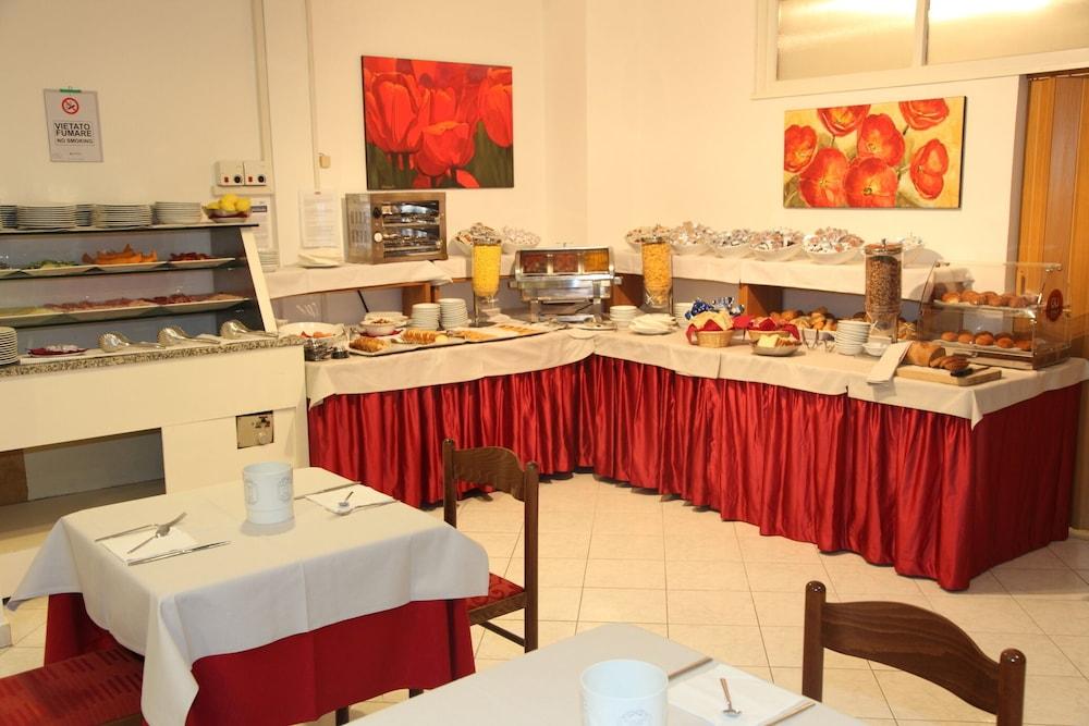 Hotel Regina Lignano Sabbiadoro Ngoại thất bức ảnh