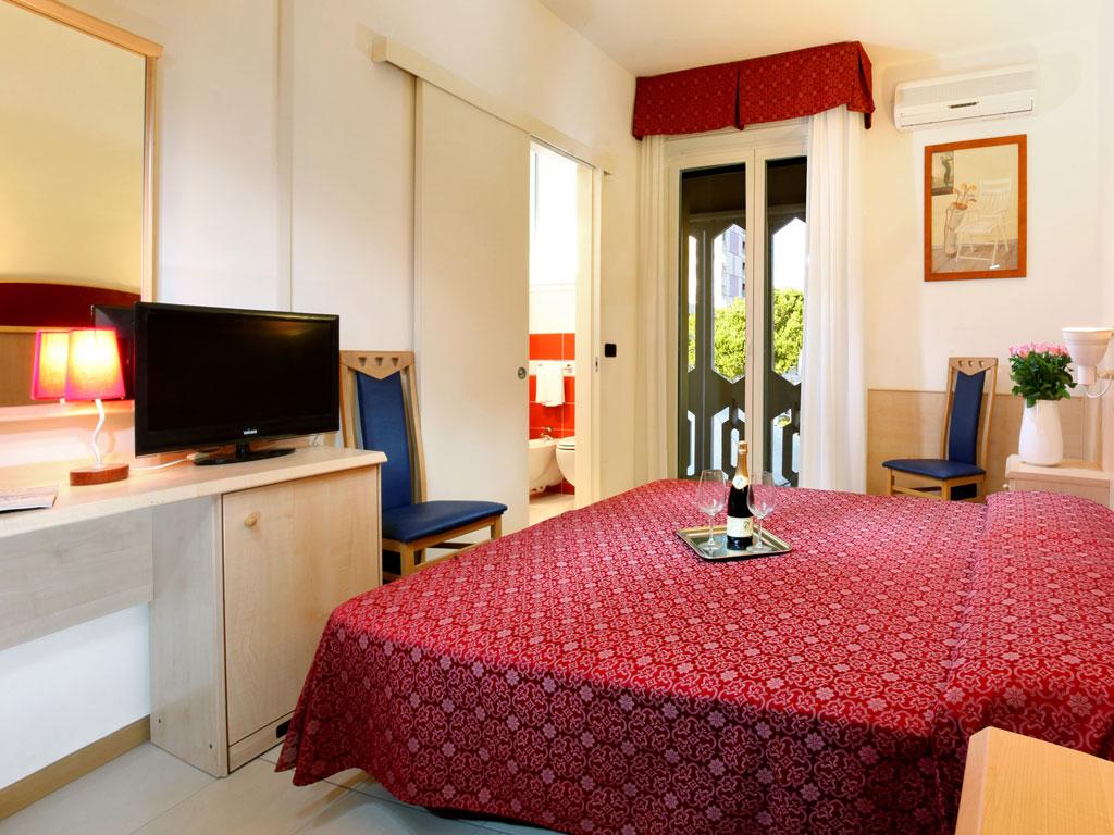 Hotel Regina Lignano Sabbiadoro Ngoại thất bức ảnh
