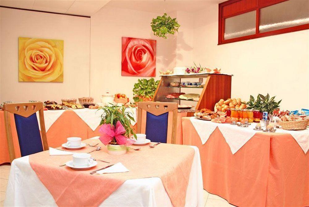 Hotel Regina Lignano Sabbiadoro Ngoại thất bức ảnh