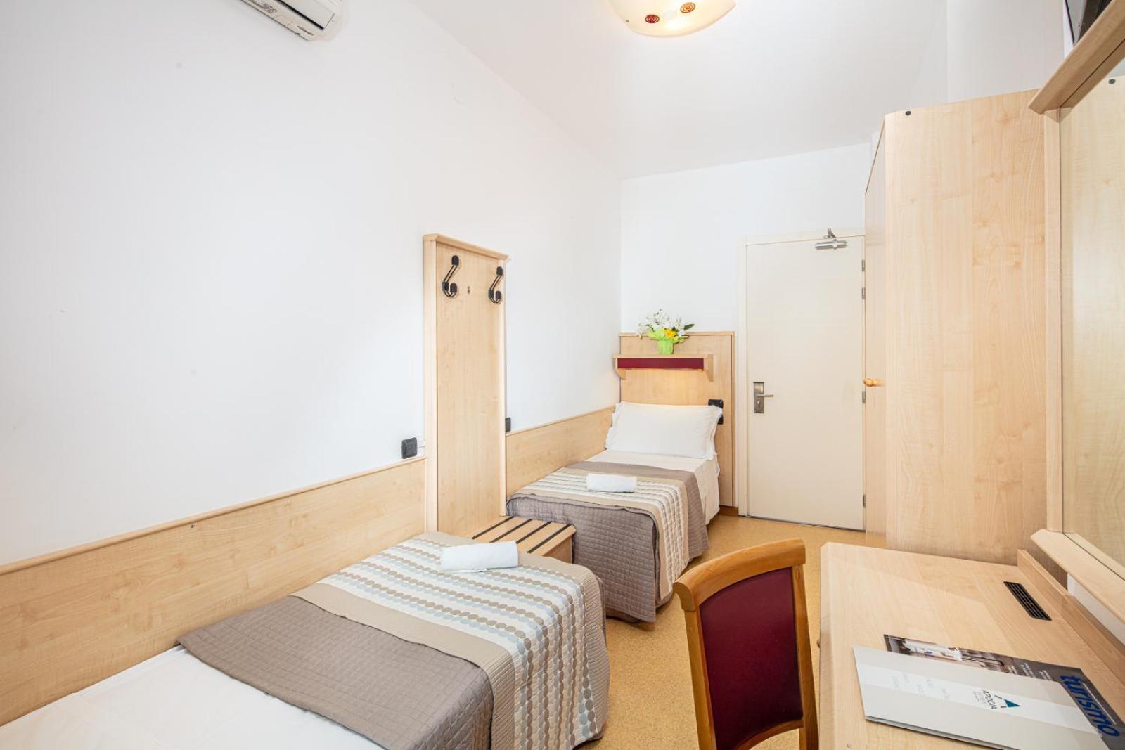 Hotel Regina Lignano Sabbiadoro Phòng bức ảnh