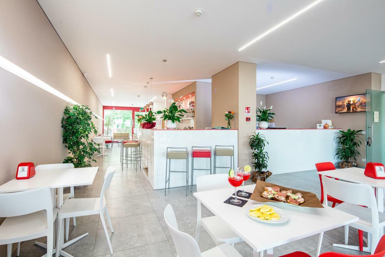 Hotel Regina Lignano Sabbiadoro Ngoại thất bức ảnh
